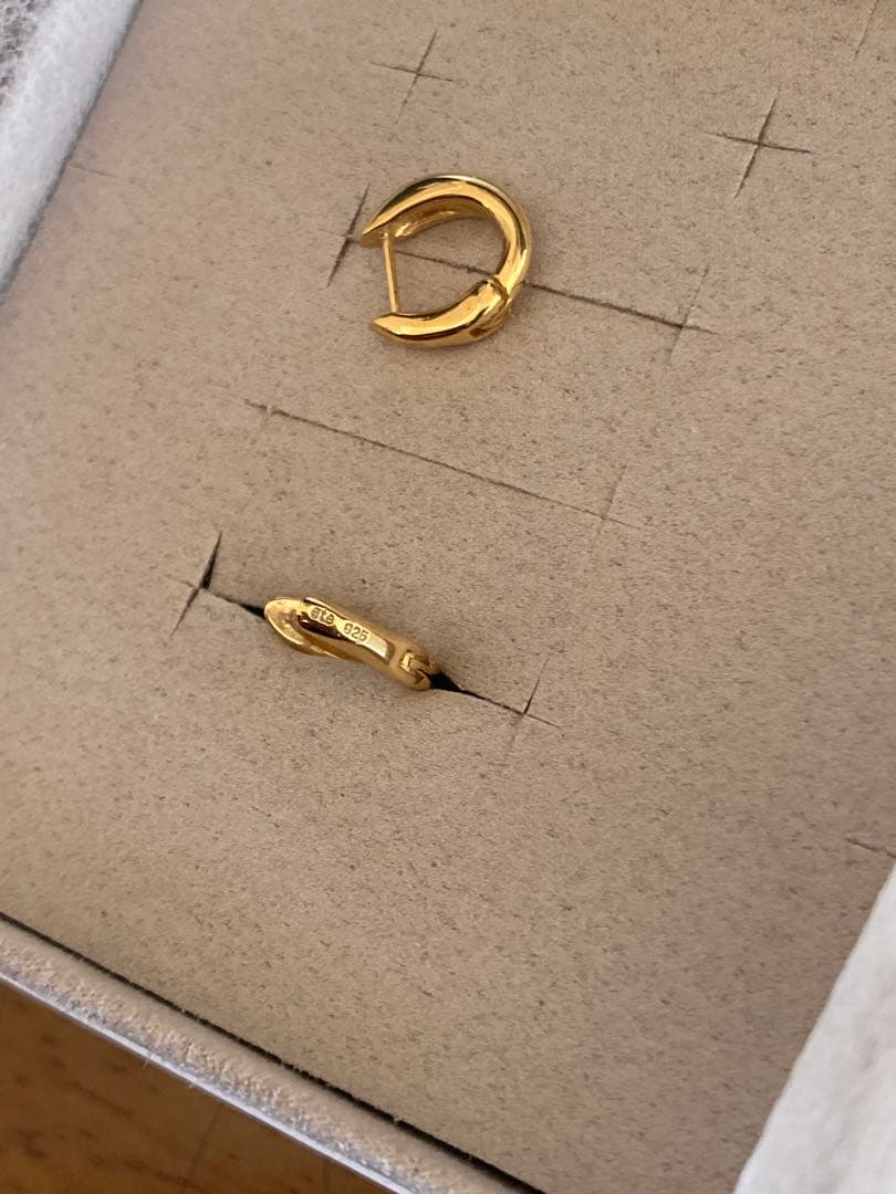 ete チャンキーハグピアス　イエローゴールド