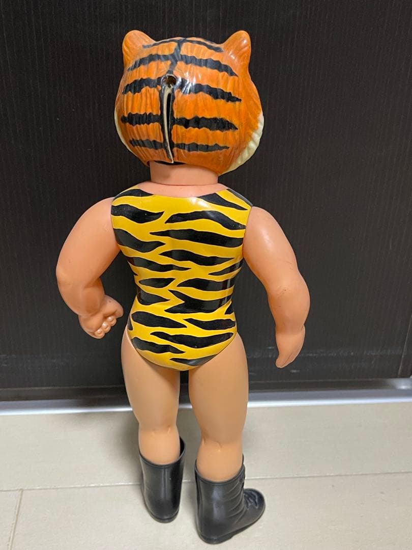 中嶋製作所　タイガーマスク　ソフビ　ビックタイガーリペイント品　面取れフィギュア