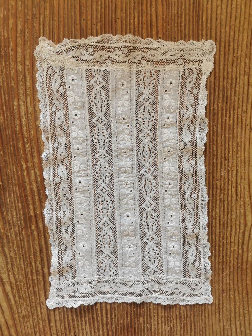 アンティークフランス ノルマンディーレース 縦繋ぎボビン＆ガロンレース ランナー