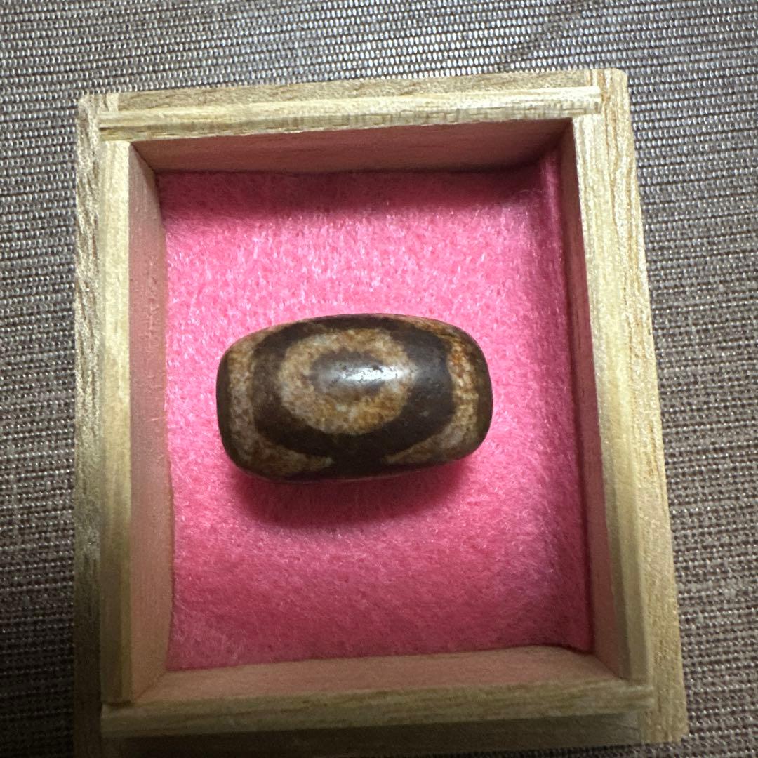 紅朱砂　虎牙三眼