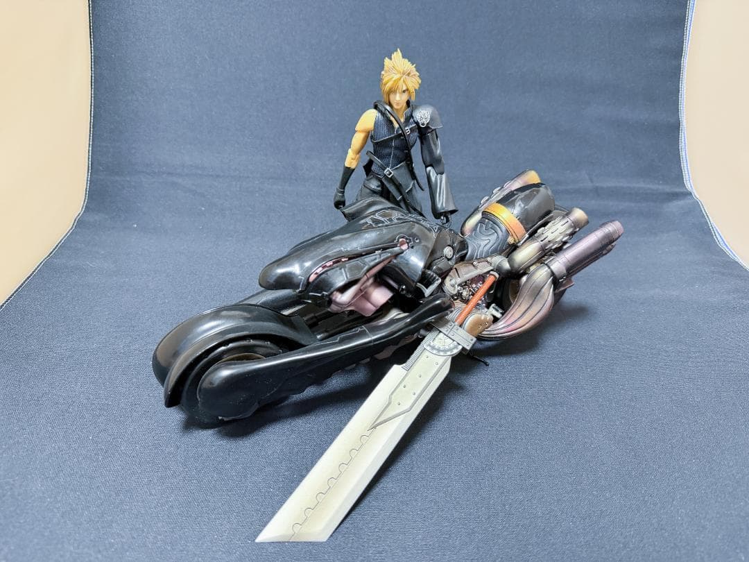 中古 ファイナルファンタジー7 プレイアーツ クラウド＆フェンリル