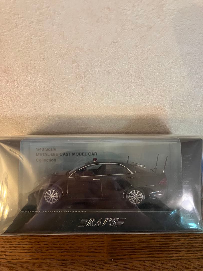 トヨタ クラウン (GRS202) 1/43 ダイキャストモデルカー