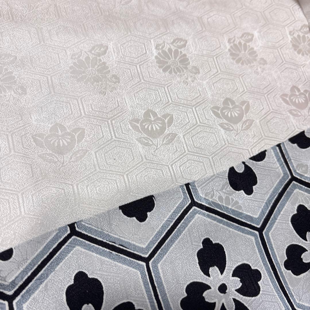 (あ913) モダンな粋を纏う ✦ グレーに黒亀甲花模様 アンティーク振袖セット