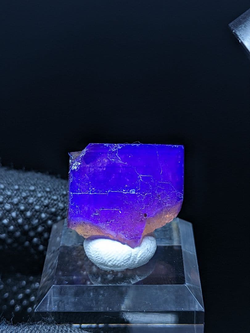 【トリカラー】CH5630-2ドイツ Frohnau産 フローライト 蛍石