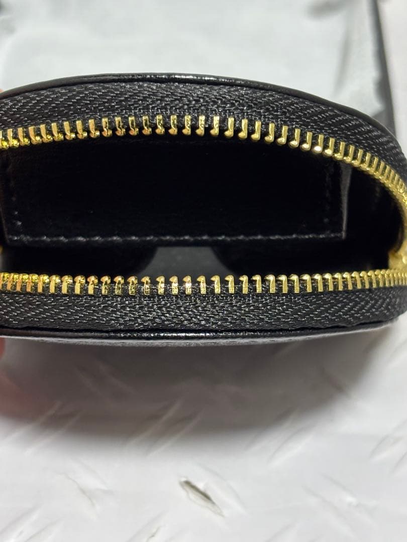 キ*e様 皇居限定　レザー ケース 黒 ゴールド装飾