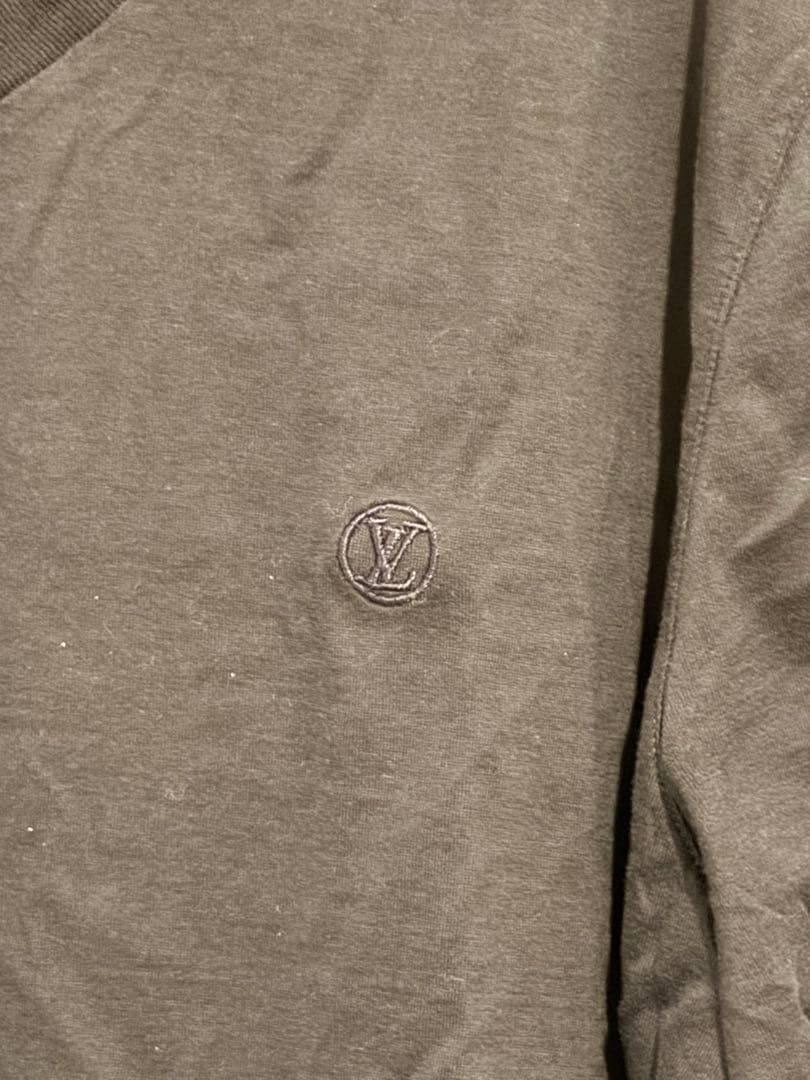 Louis Vuitton ネイビー Vネック Tシャツ　交渉可