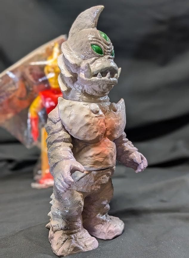 スペクトルマン未開封＆シルバーロボ（ベアモデル）ソフビフィギュア２体セット