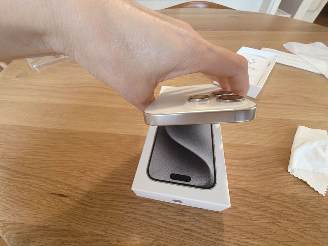 Apple iPhone 15Pro 128GB ホワイトチタニウム