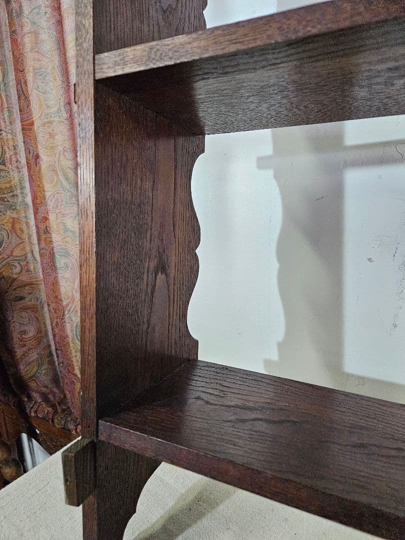 ヴィンテージ 古い無垢のウォールシェルフ 楔式 壁掛け 飾り棚 3段 陳列棚