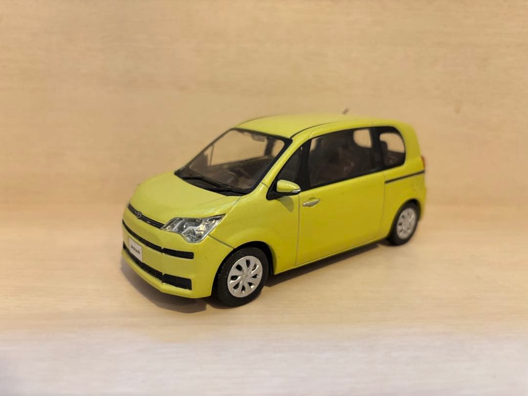 非売品 1/30 トヨタ スペイド シトラスマイカメタリック カラーサンプル