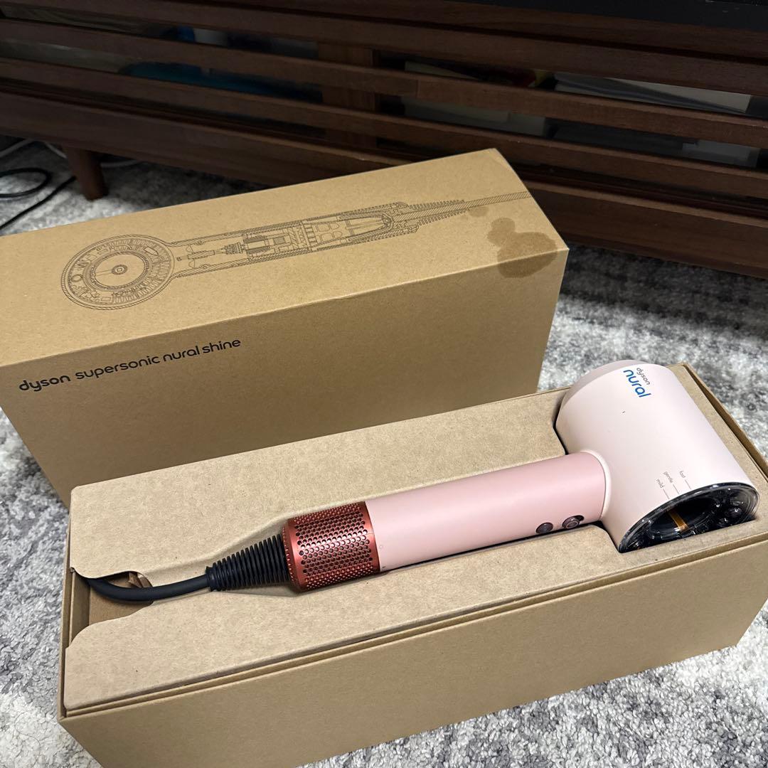 Dyson Supersonic Hair Dryer ピンク
