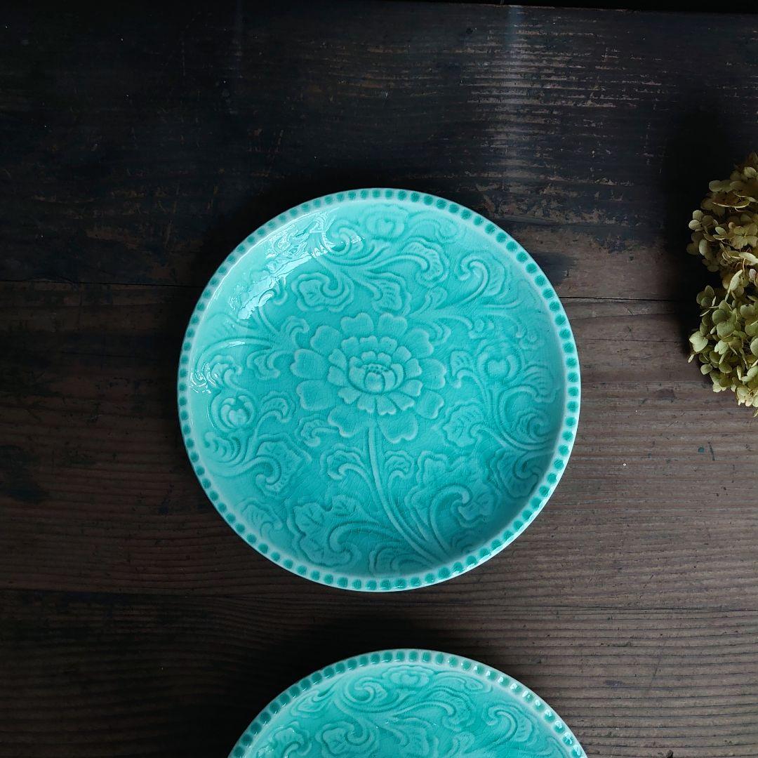 【ご成約】淡路珉平焼 ターコイズブルー 陽刻 花文様 7寸皿と骨董の器 おまとめ