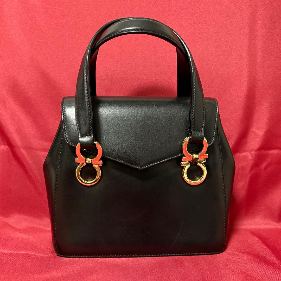 サルバトーレフェラガモ　2way ガンチーニ　ショルダーバッグ　レザー