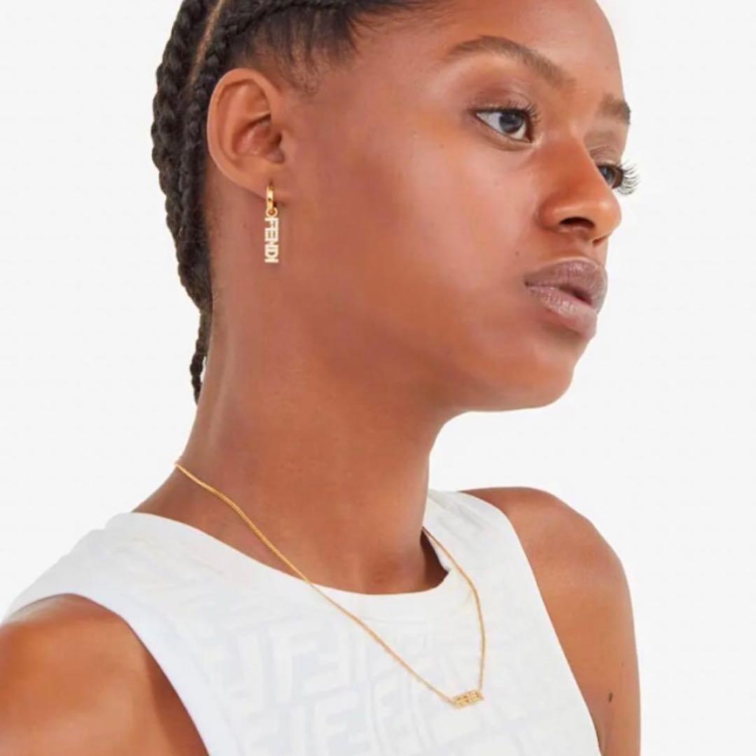 FENDI ロゴフープピアス