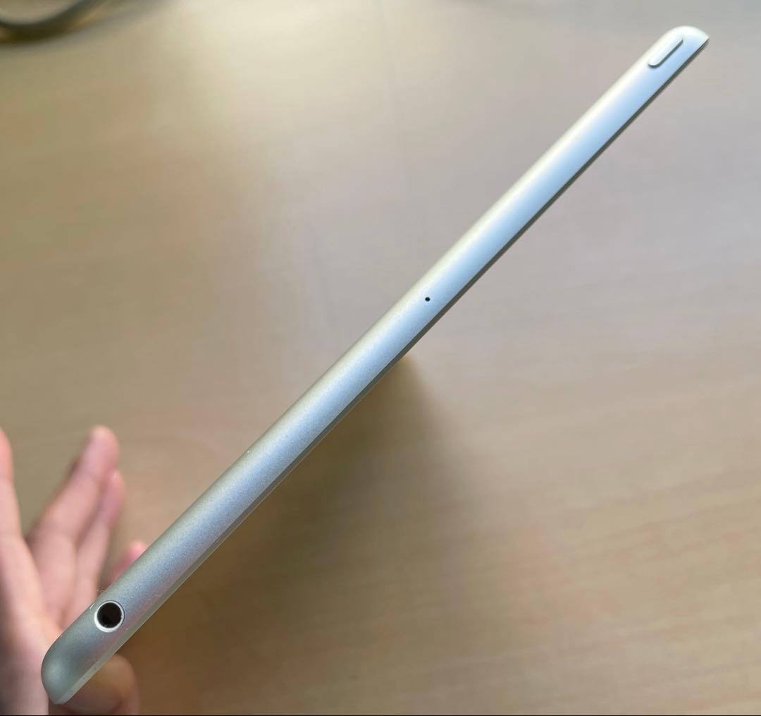 iPad 第5世代　A1822　Wi-Fiモデル　シルバー　32GB 美品　#7