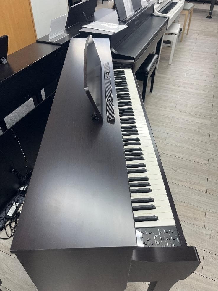 ★75448【電子ピアノ】YAMAHA　CLP735R　21年製