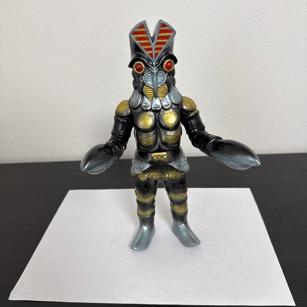 8*)様 円谷コミュニケーションズ　バルタン星人ジュニア