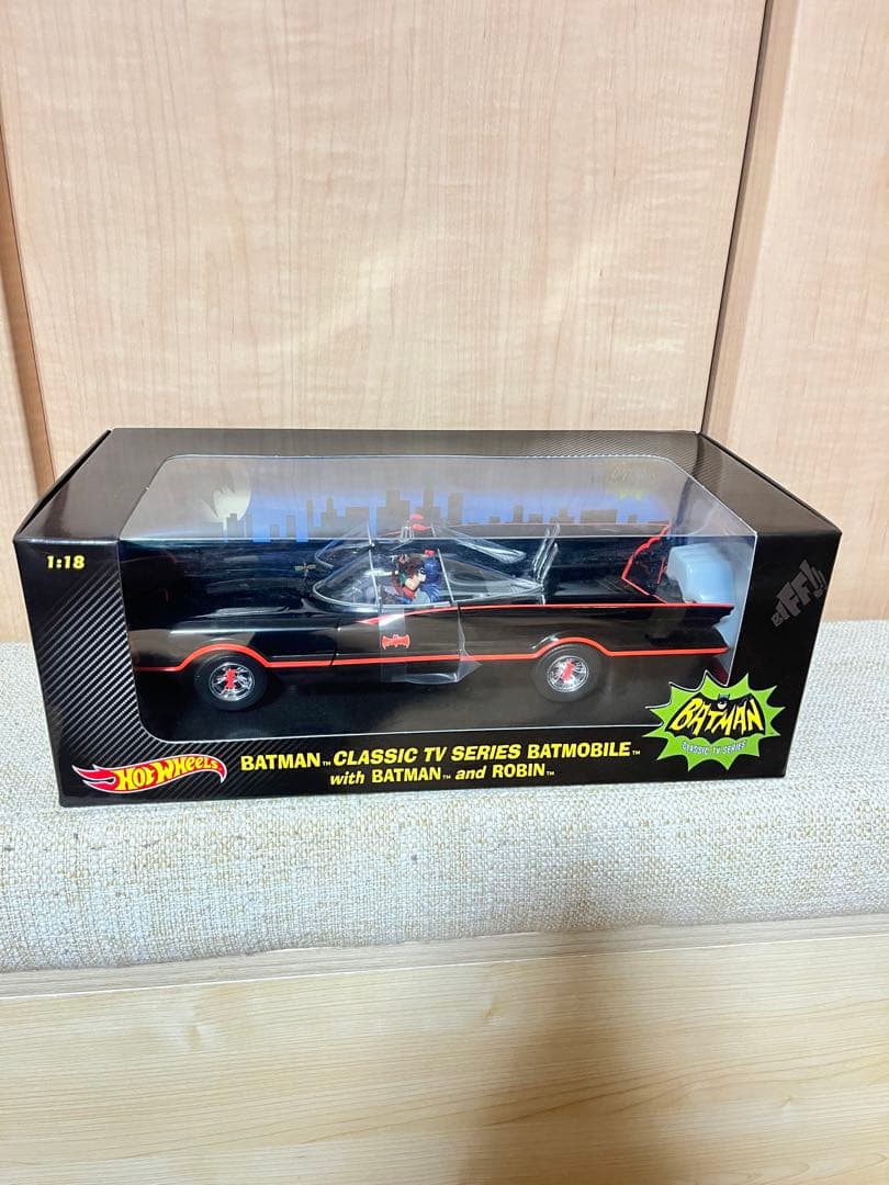 新品未開封Hot Wheels バットモービル 1:18 1966年TVシリーズ