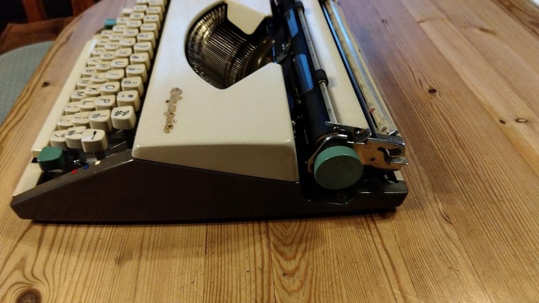 オリンピア　タイプライタ－
