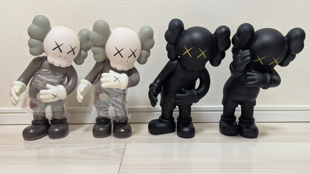 KAWS フィギュア ４体セット　クリスマス　プレゼント