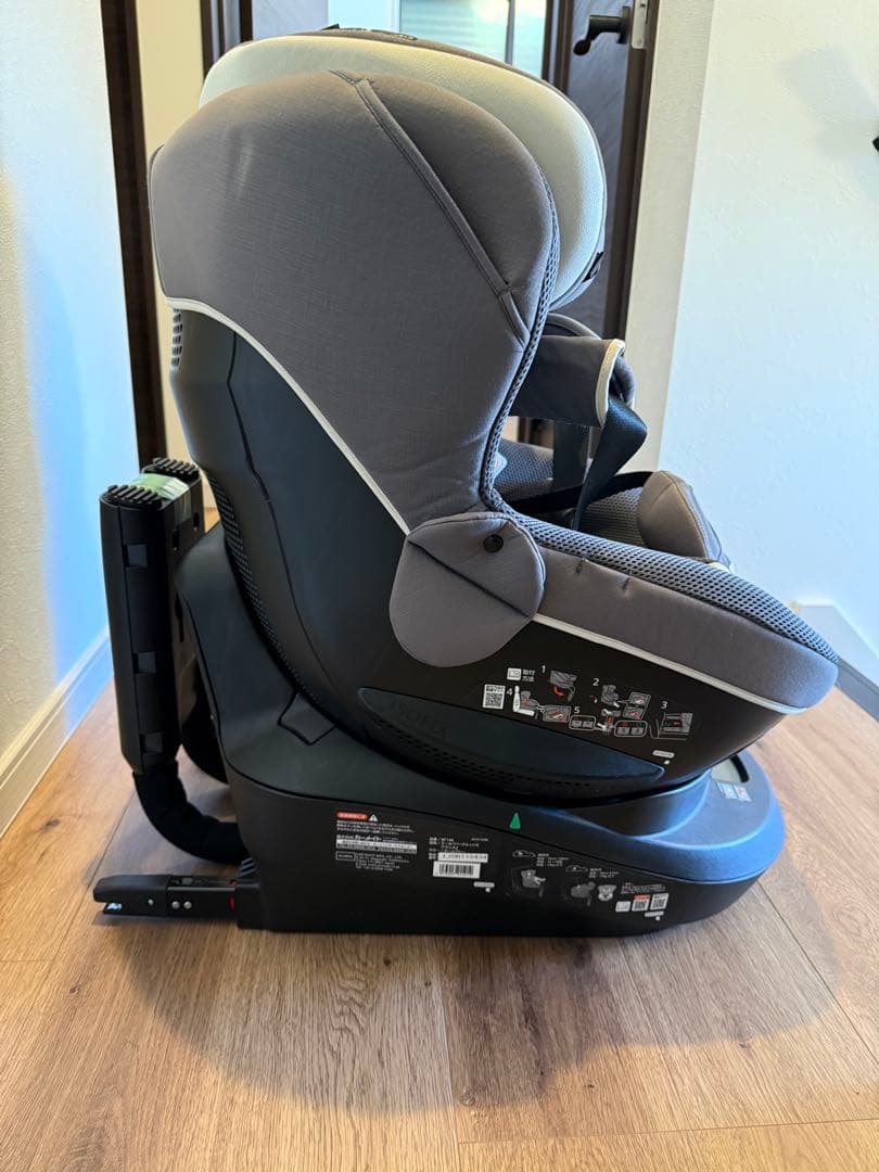 AILEBEBE KURUTTO R ザ・ファースト チャイルドシート