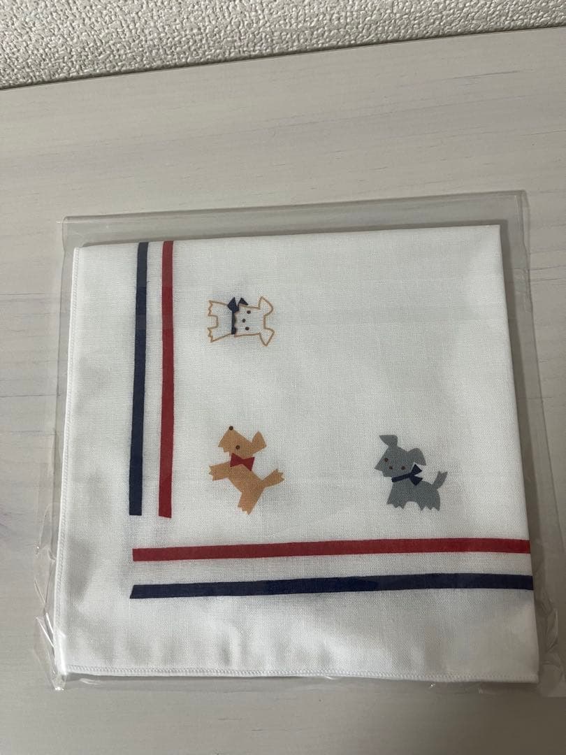 ファミリア 袖付きロンパスとガーゼハンカチ2種