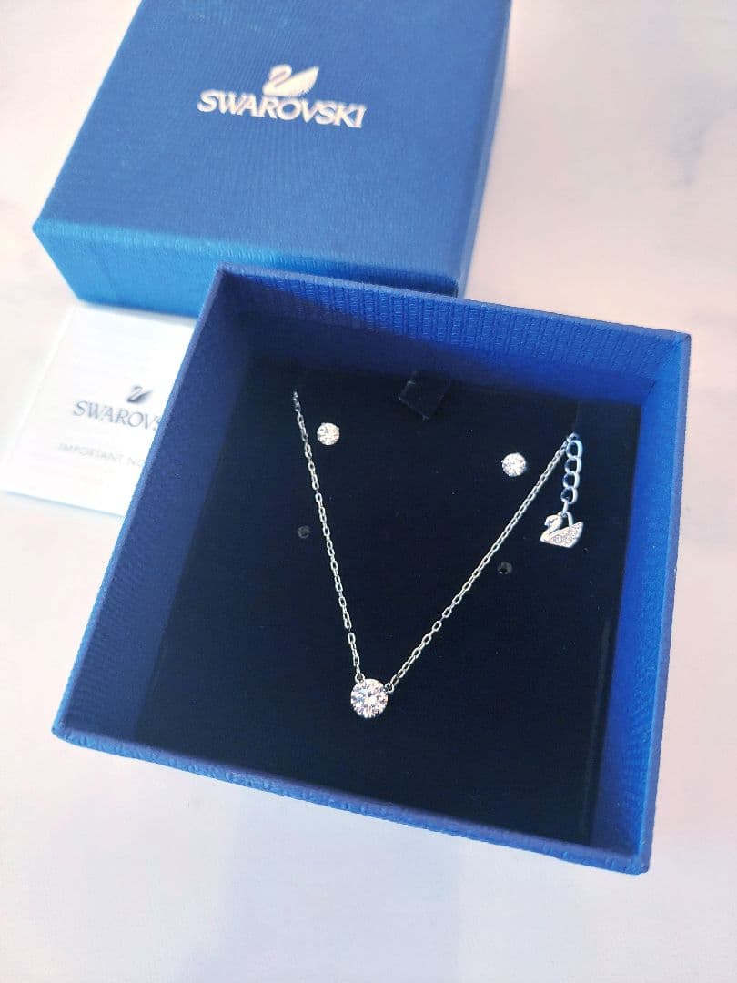 ゆさん専用 SWAROVSKI Attractピアス ネックレス