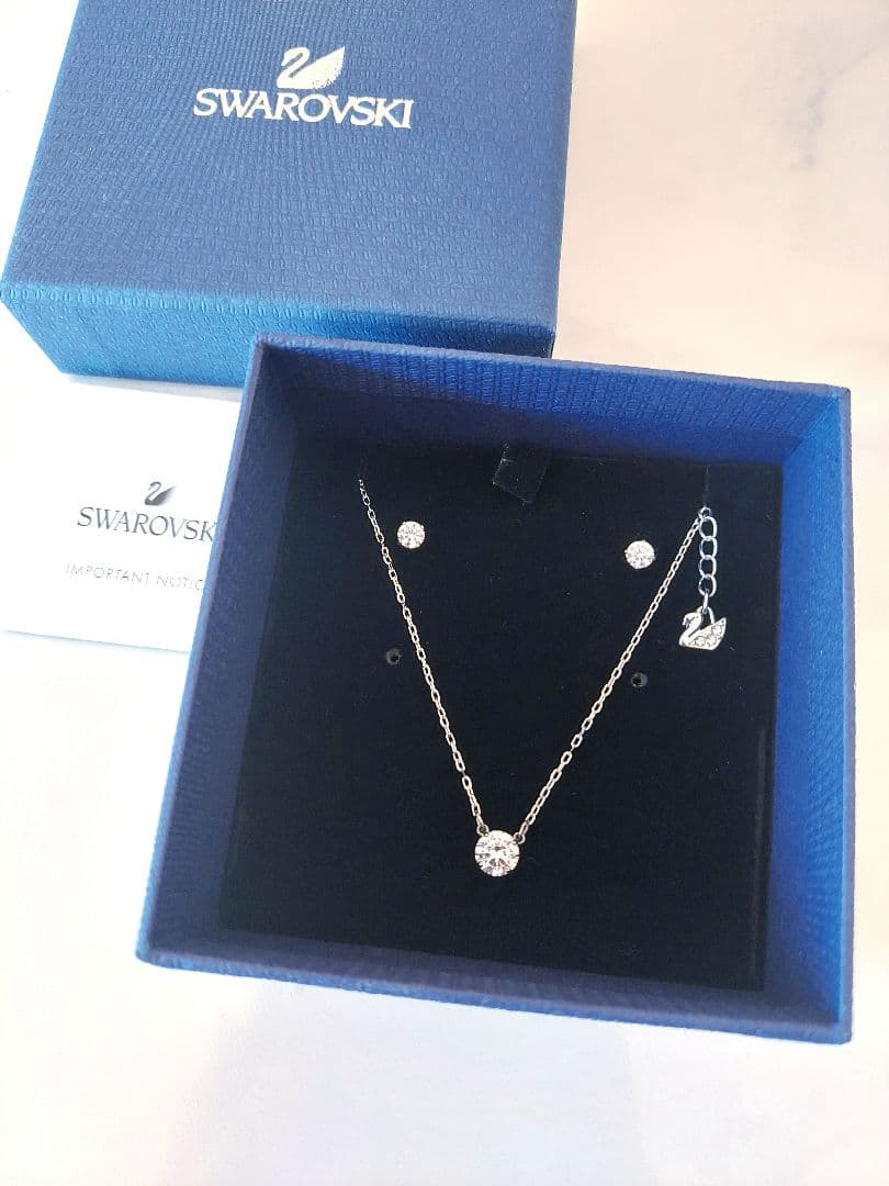 ゆさん専用 SWAROVSKI Attractピアス ネックレス