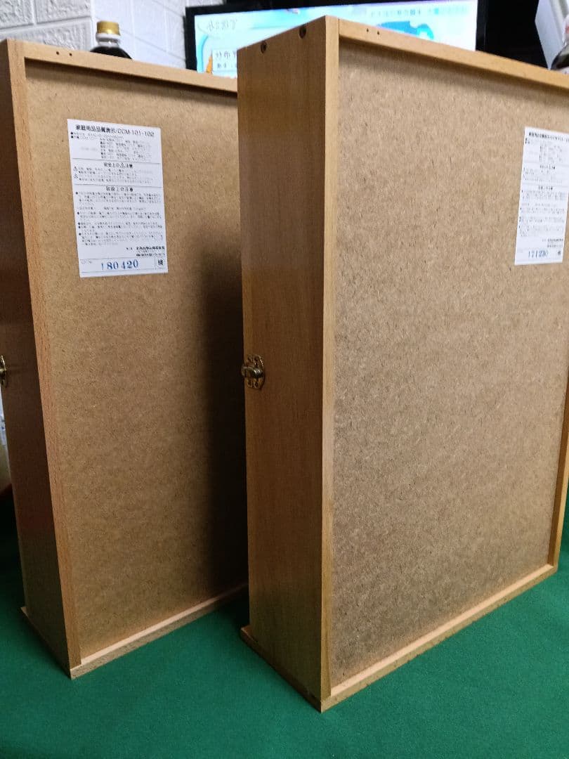 ナカバヤシ木製ガラスケース 6段 2セット。