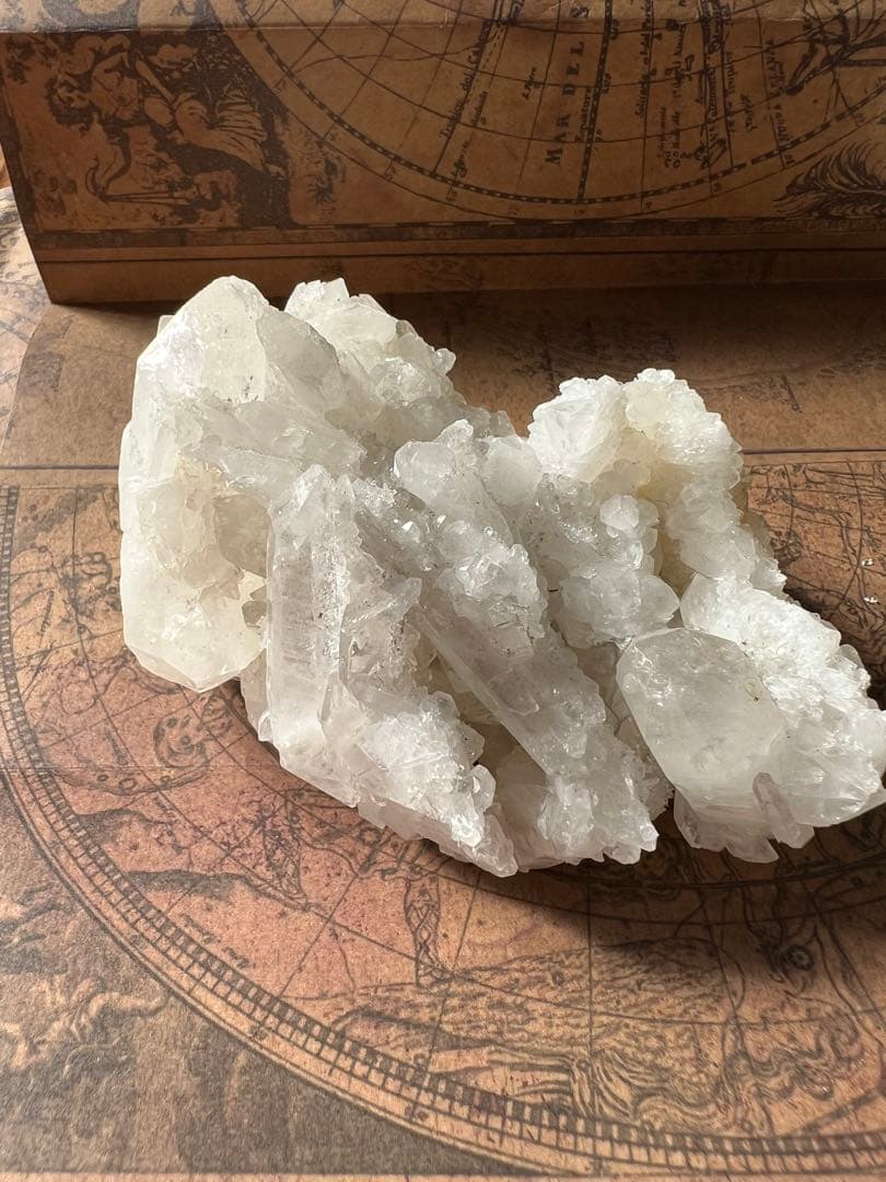 龍脈の精髄 九州産虹入り水晶クラスター抜群の透明度