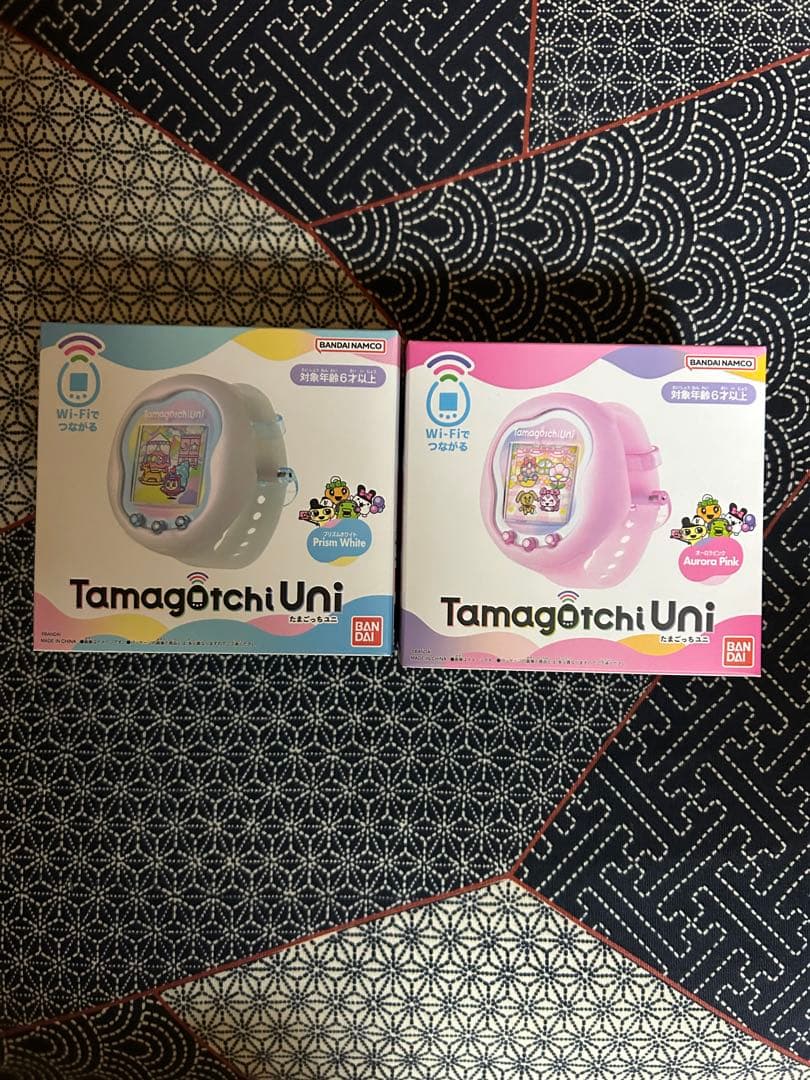 新品未開封　Tamagotchi Uni Aurora Pink White