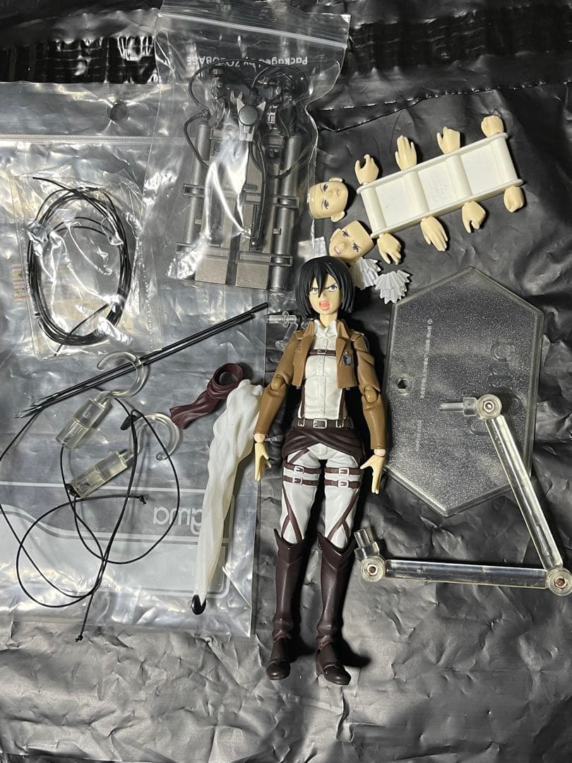 進撃の巨人 figma リヴァイ　エレン　ミカサ アルミン　フィギュア　セット