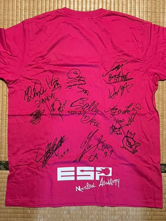 SCANDAL SilentSiren 足立梨花 サイン入りチャリティーTシャツ