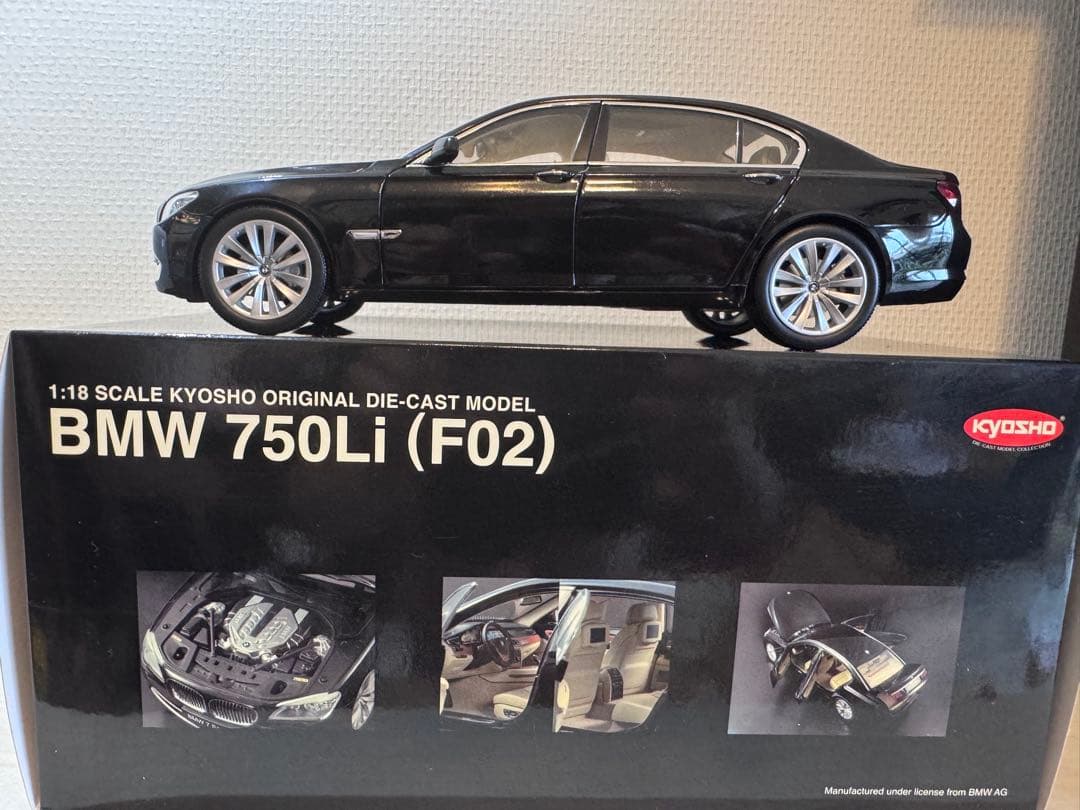 ミニカー KYOSHO BMW 750Li (F02) 1:18