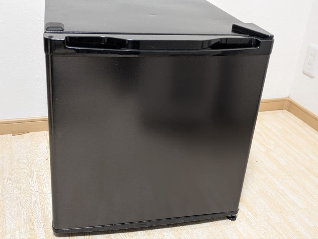 美品 2023年製 46リットル 冷蔵庫 JR046ML01GM MAXZEN