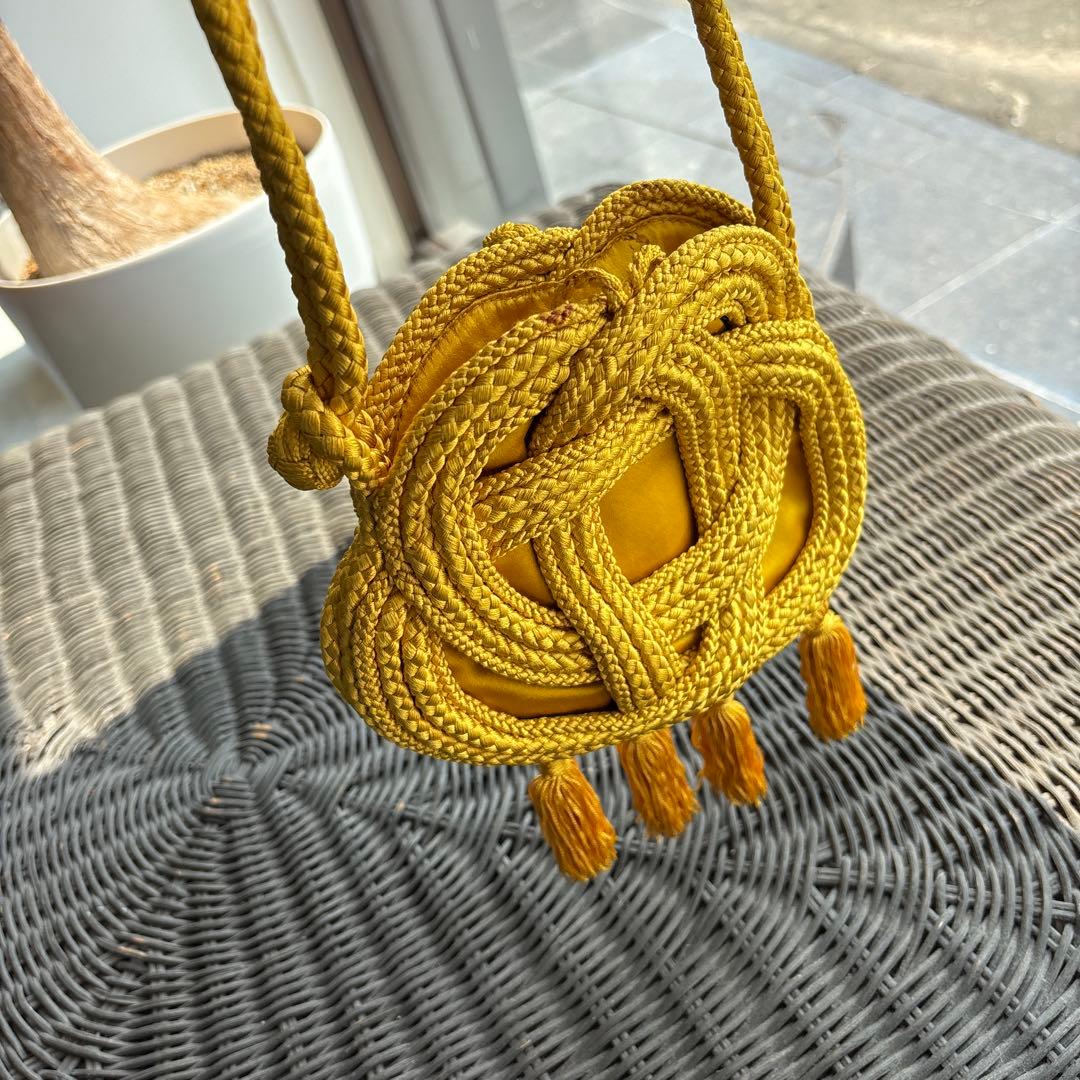 BOTTEGAイエロー 編み込みデザイン バッグ フリンジ付き