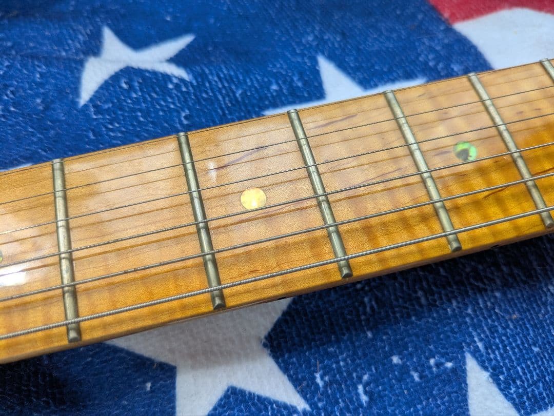 ストラトキャスタータイプ　 レースセンサー PU 搭載　ゴージャス仕様