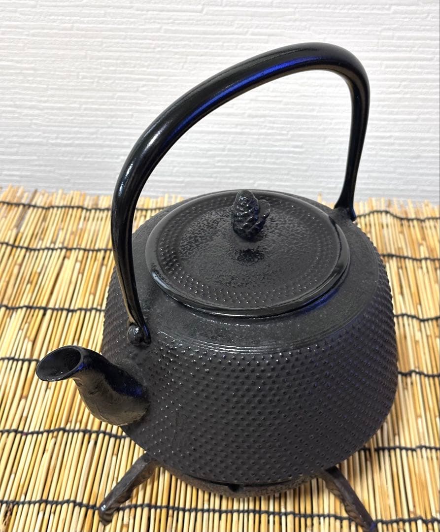 未使用品　工房和秋 金野 和秋作 １５型九重アラレ　南部鉄瓶　南部鉄器　鉄瓶