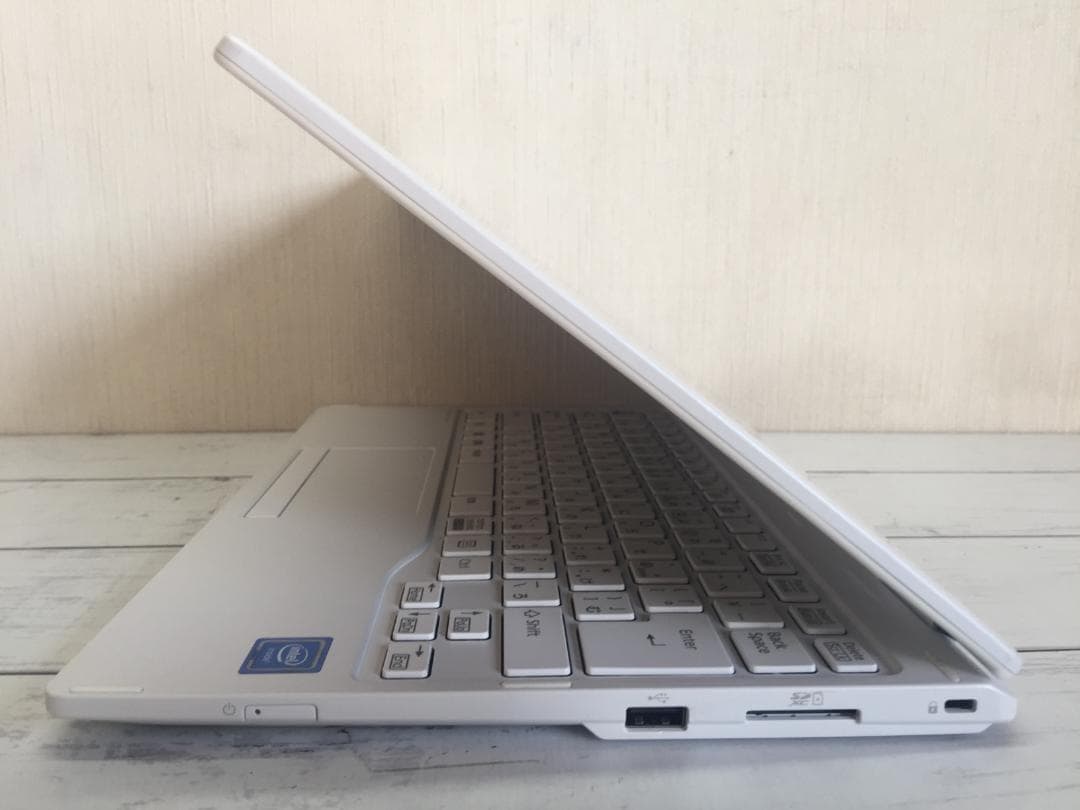 富士通 MH35/D2 13.3型/SSD/Office2024/Win11