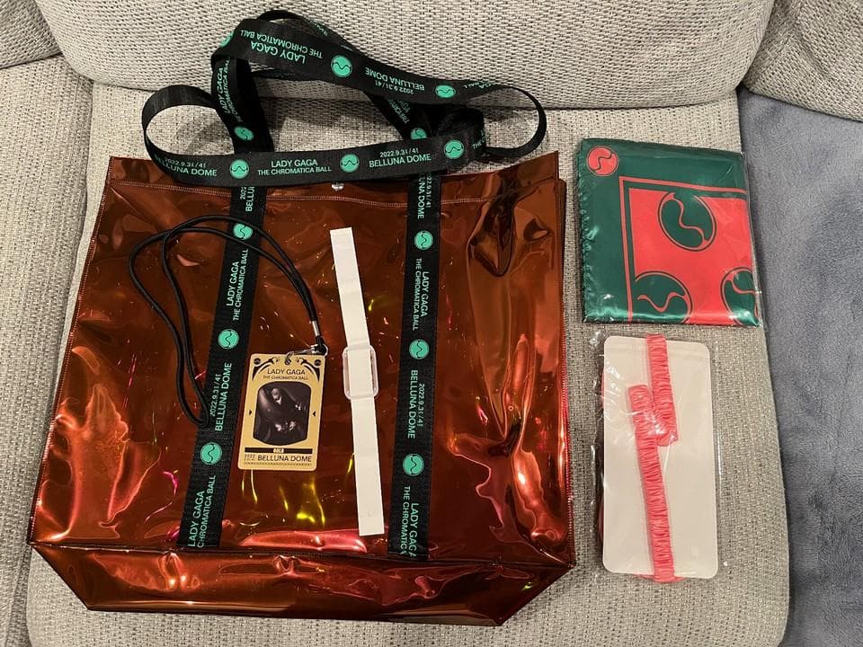 Lady Gaga 2022 クロマティカ・ボール GOLD 公演グッズ 4+1