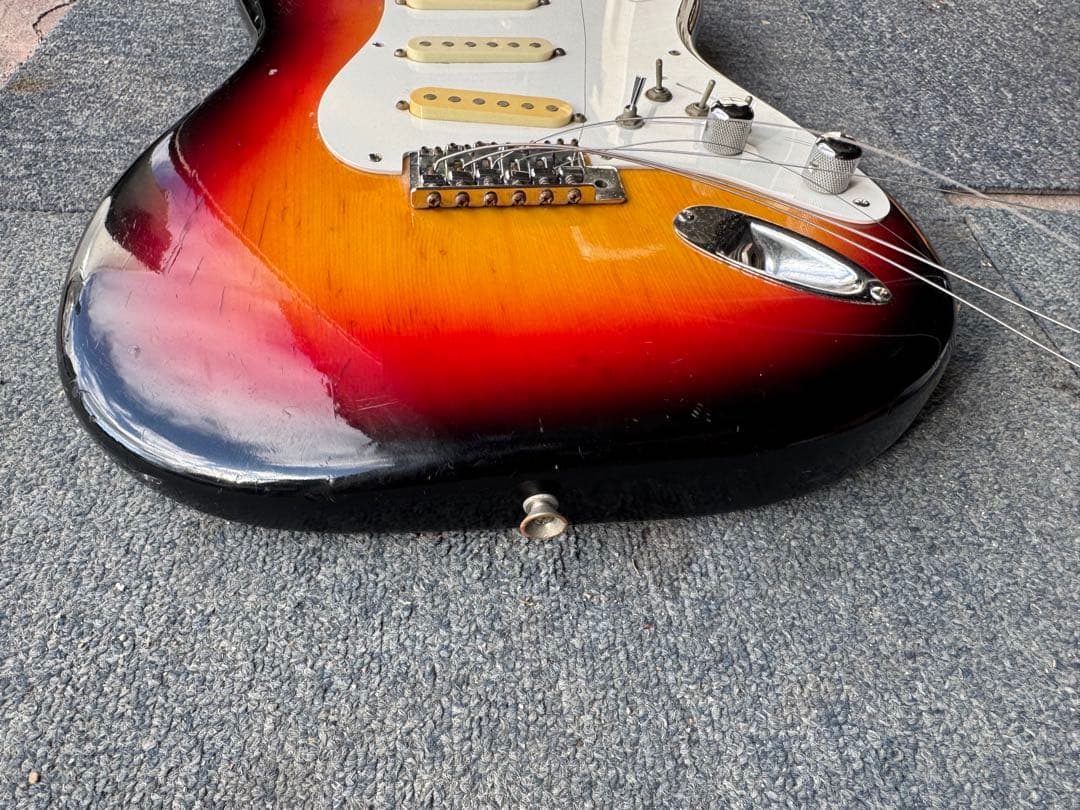 ストラトキャスター サンバースト