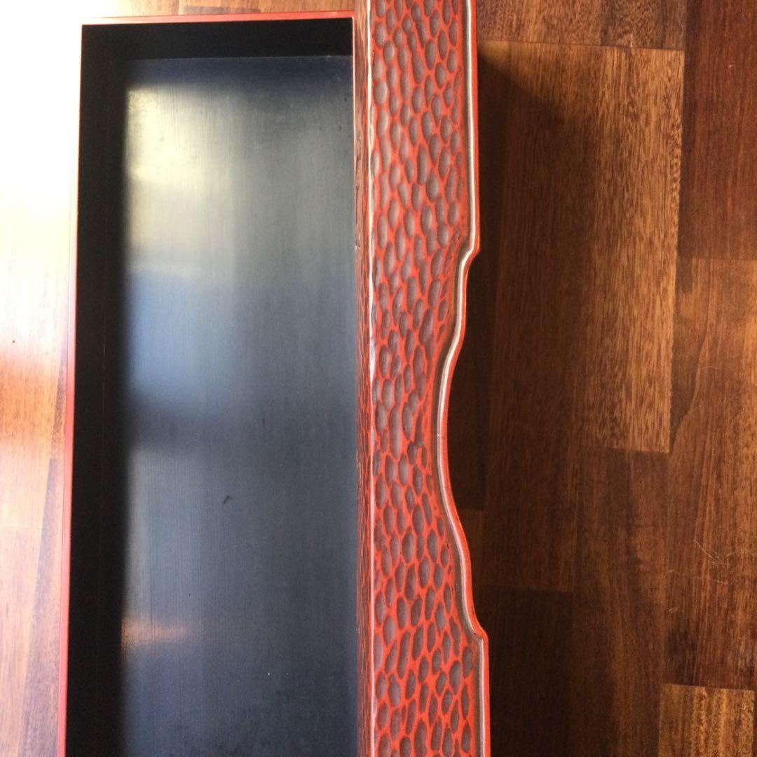 鎌倉彫の箱、菊彫刻施し