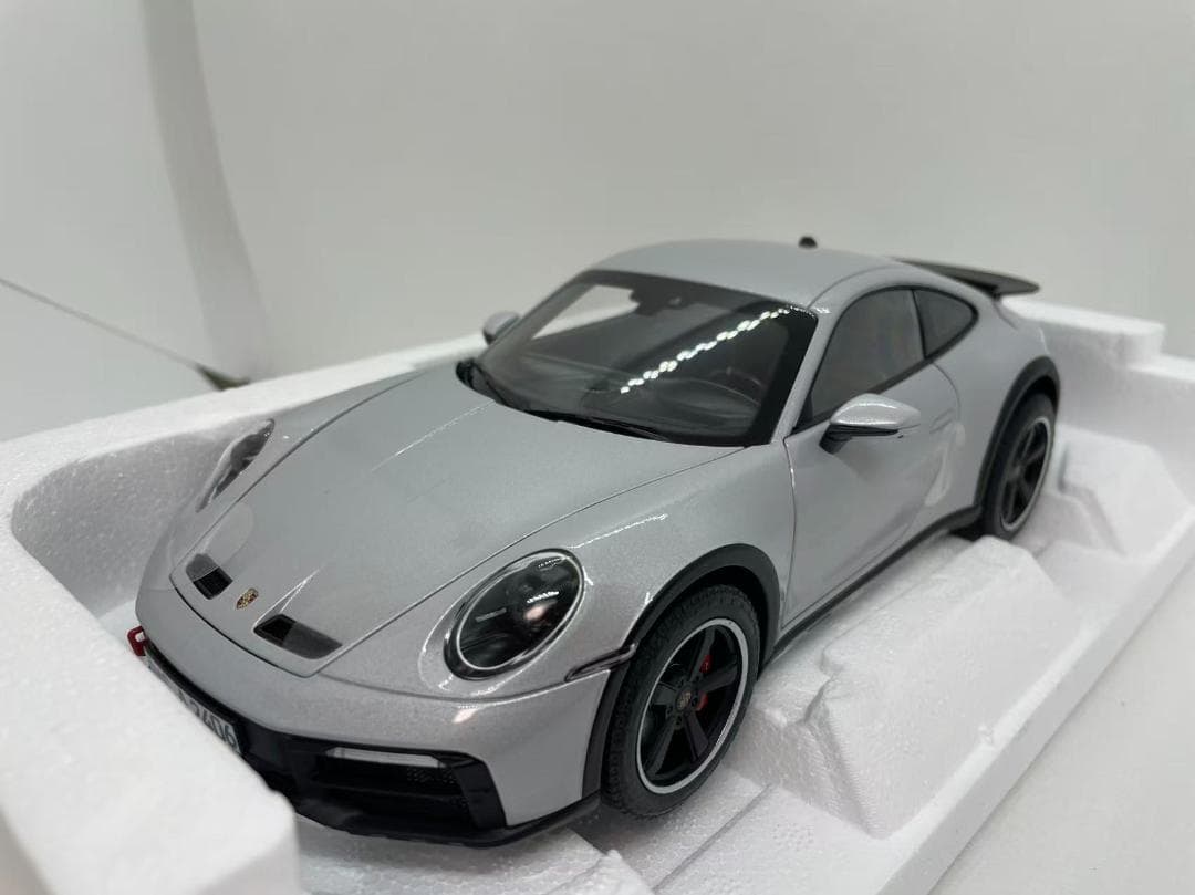 304-047 ノレブ 1/18 ポルシェ 911 Dakar 2023