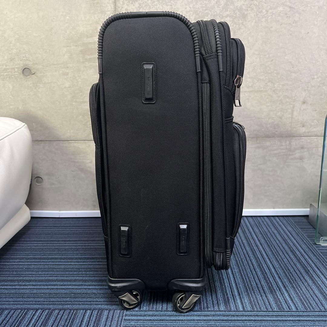 トラベルプロ　フライトクルー5 航空関係者用　Travelpro 21インチ