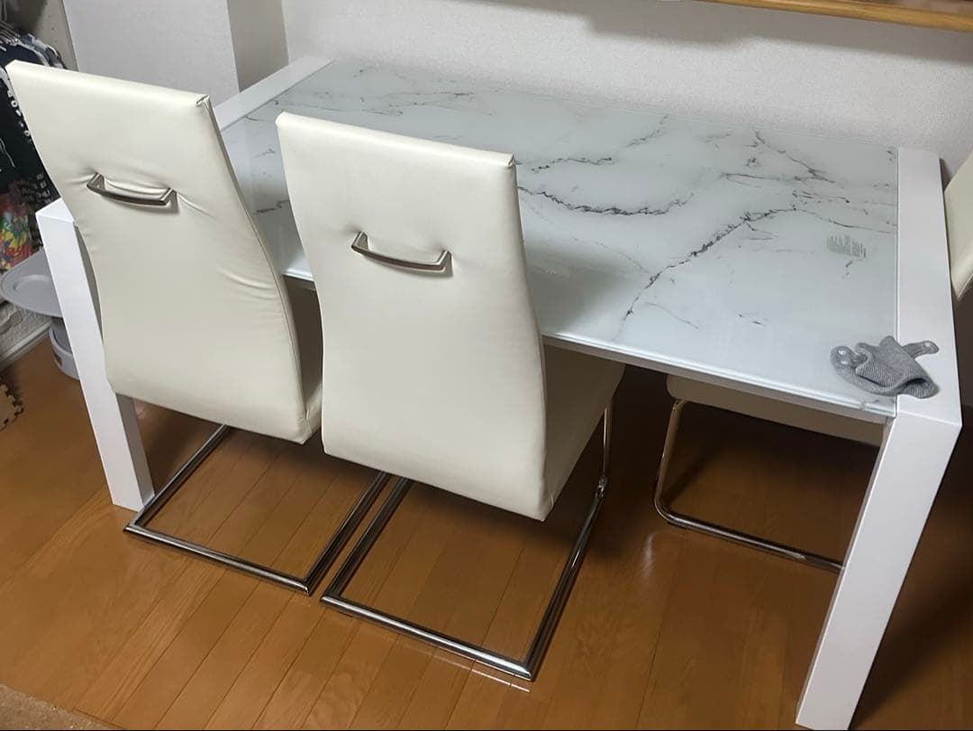 ニトリ　大理石調テーブル&チェアセット