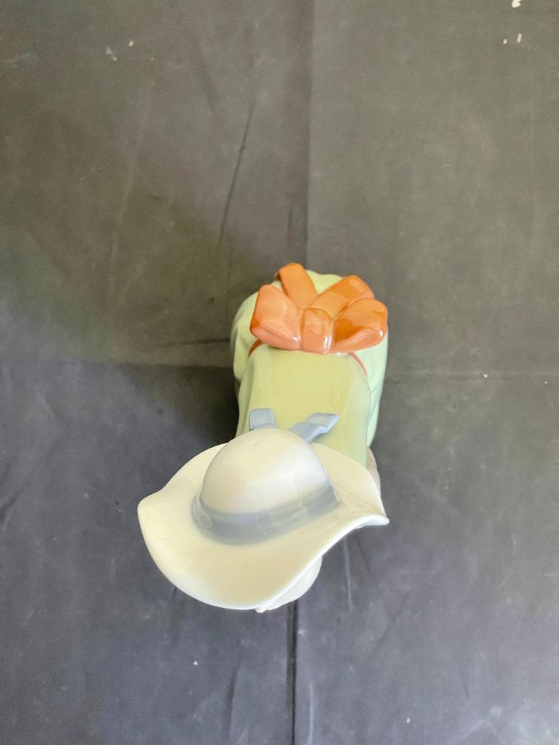 LLADR(リアドロ）　女性置物　２９４