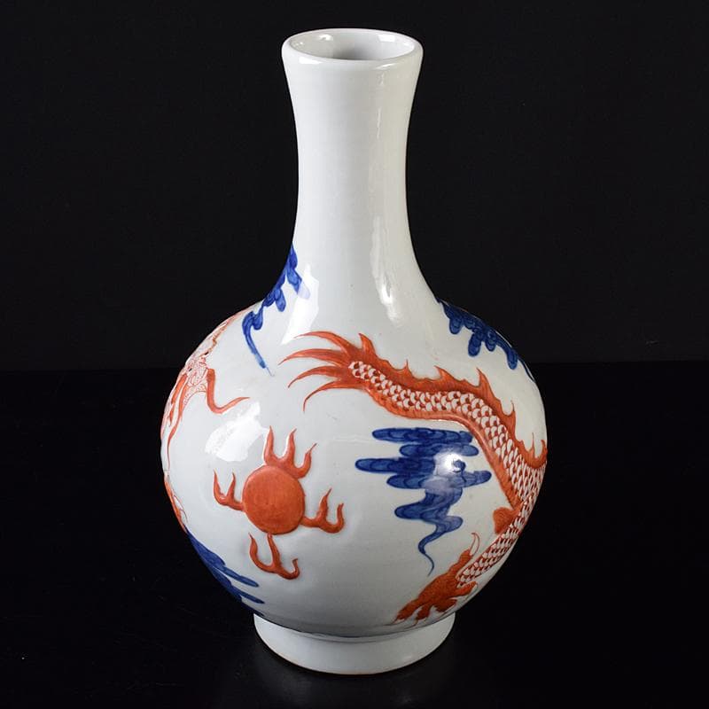 中国　大清乾隆年製款　青花紅釉盛上雲龍文　長顎瓶　M　R8285B