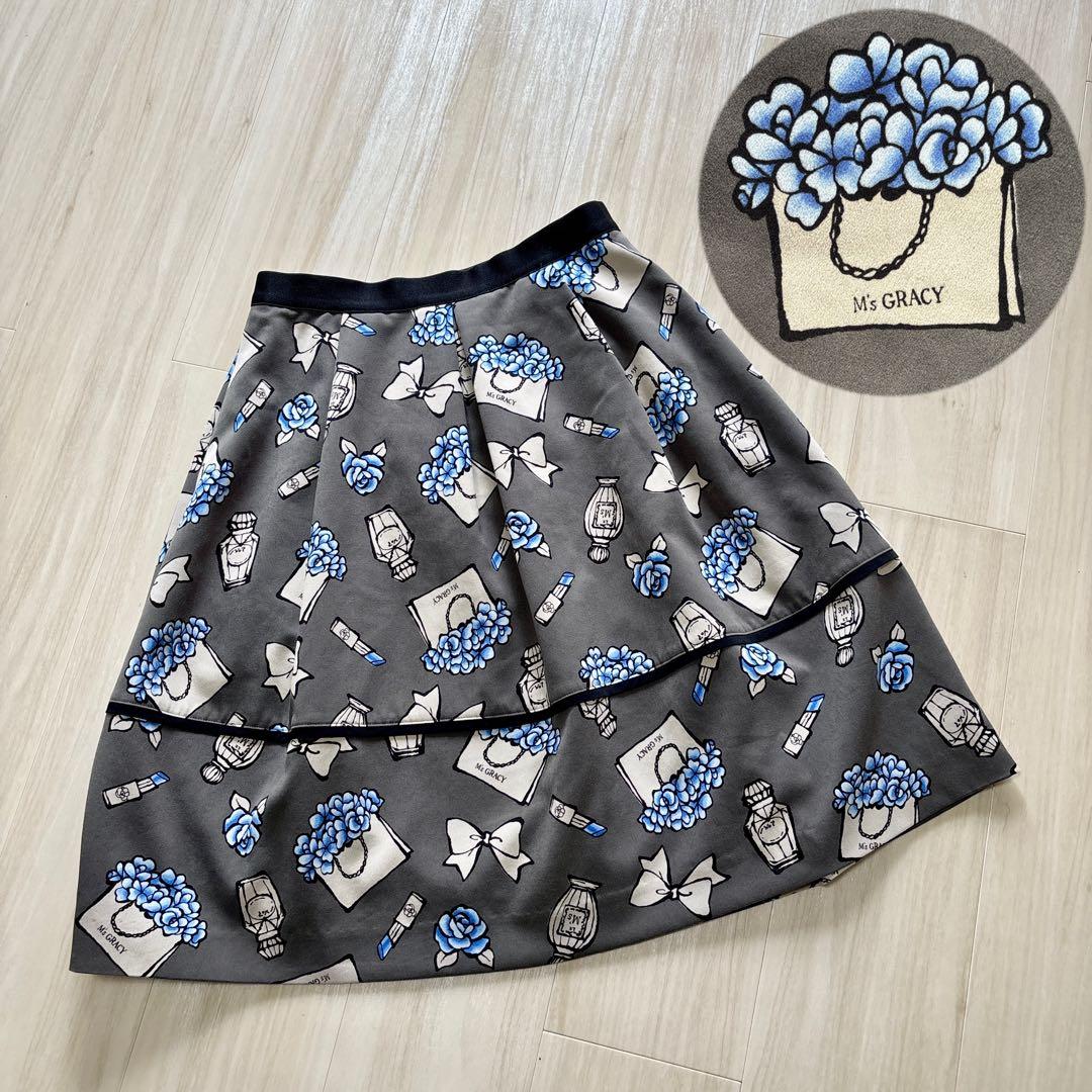 M’S GRACYエムズグレイシー　フレアスカート 青い花と香水　リップ　ロゴ
