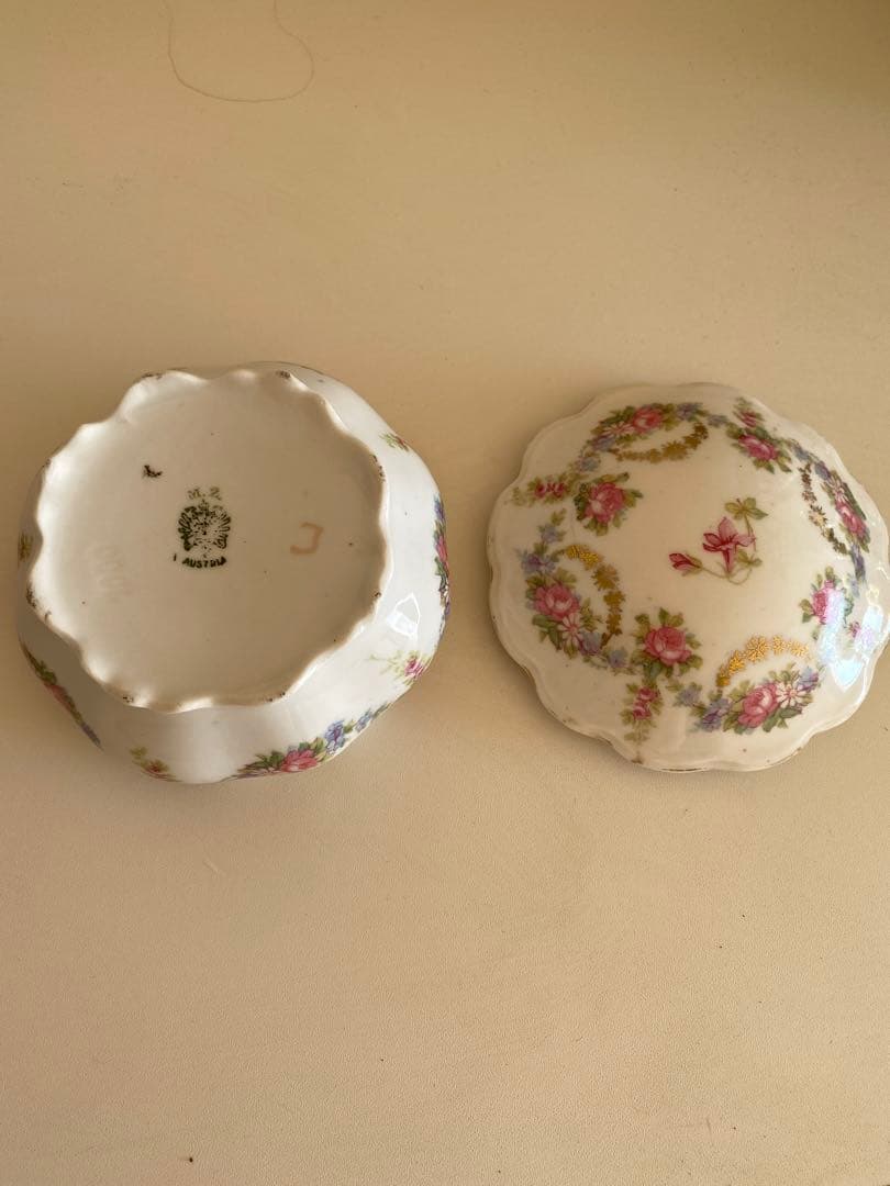 アンティークオーストリア製 花柄陶器ボックス