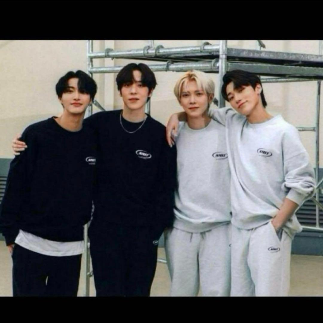 ATEEZ wonderwall スウェット　上下　8M1T 新品未開封　アチズ